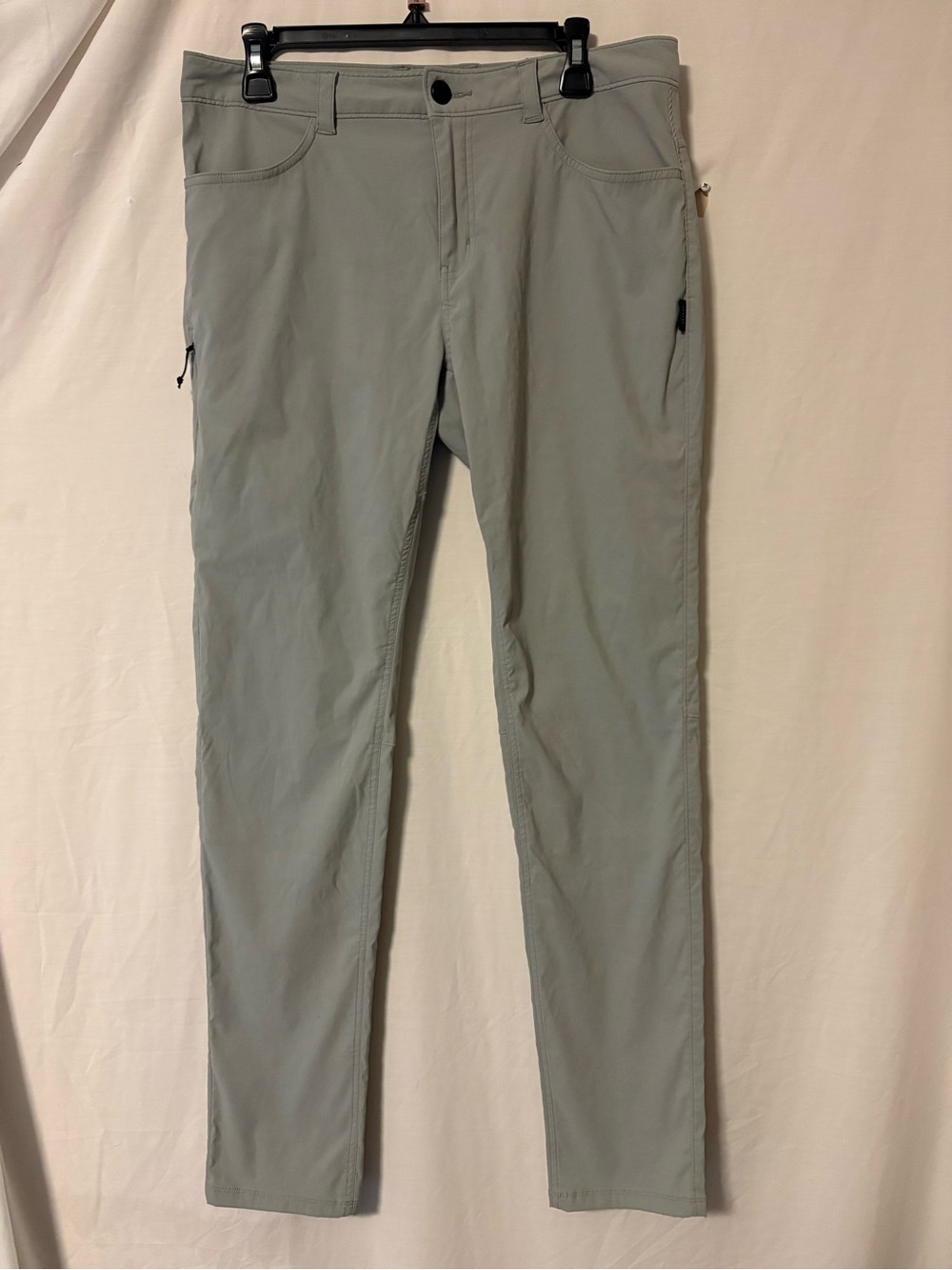 Oakley Men's Chinos in Sage Gray